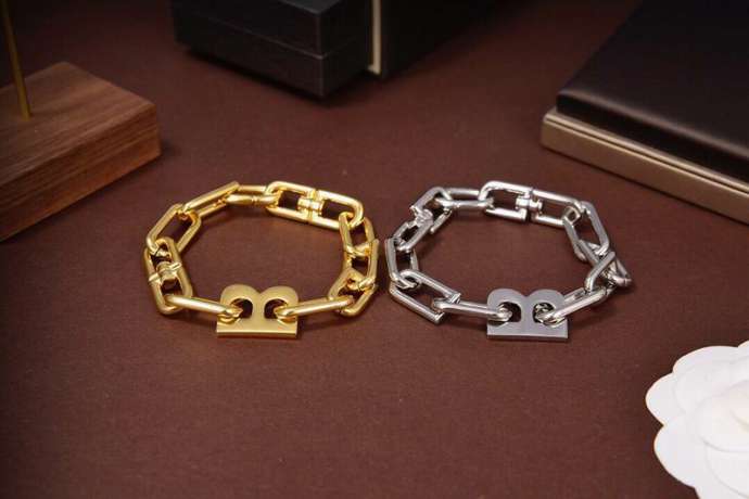 Picture of Balenciaga Bracelet _SKUBalenciagaBracelet03cly7053